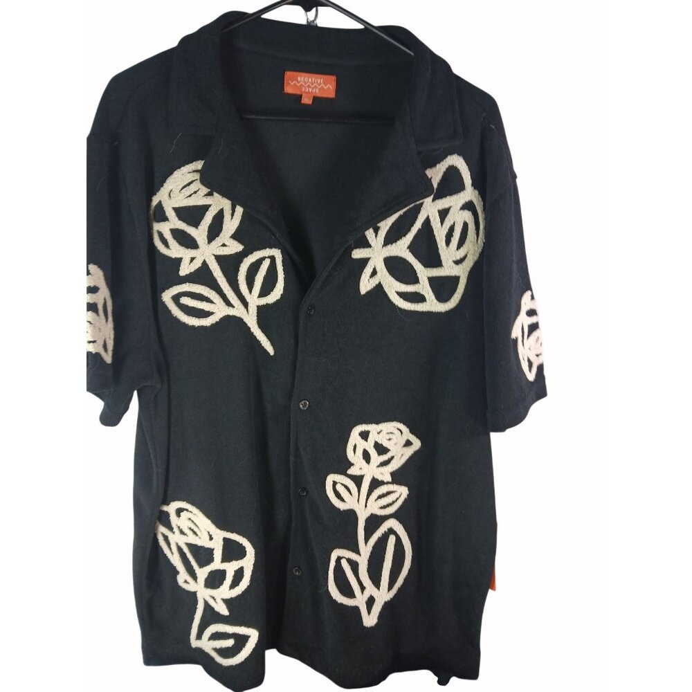 Negative Space Black Chenille Embroider Floral Shirt & Shorts Set Size L XL - Picture 2 of 9